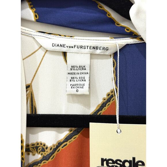 Diane von Furstenberg Patterned Belted Faux Wrap Maxi Dress Multi Women's Size 0 - Picture 3 of 3